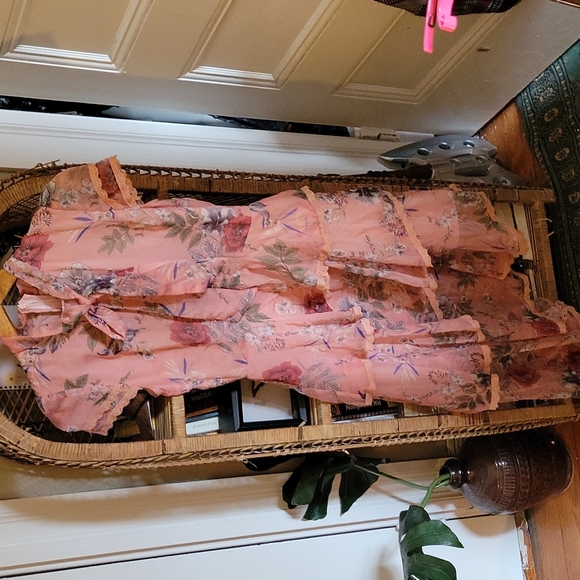 Dresses & Skirts - Tiered Asymmetrical Floral Dress